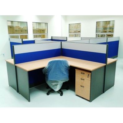 L-shaped compact table with low fabric partition panels