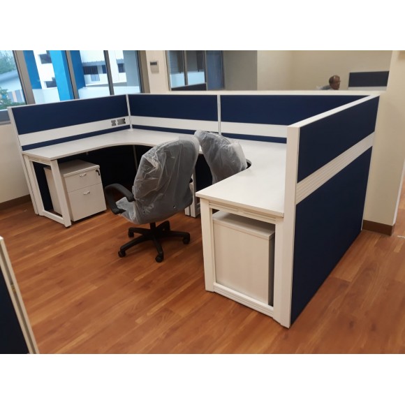Workstation with metal leg design and full fabric panels